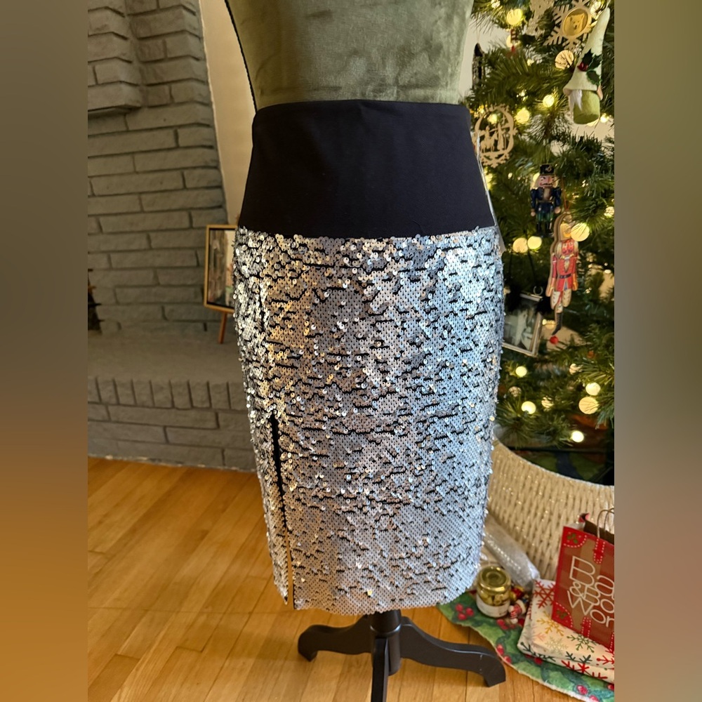 NWTO! DKNY Black and Silver Sequin Pencil Skirt Size 6